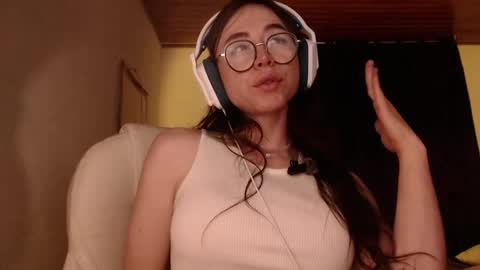 Snapshot of emily_pearl_ chatting on 12/12/24, 11:58 emily_pearl_ online show from 12/12/24, 11:58