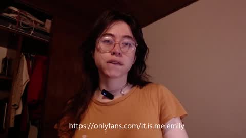 Snapshot of emily_pearl_ chatting on 09/23/25, 07:44 emily_pearl_ online show from 09/23/25, 07:44