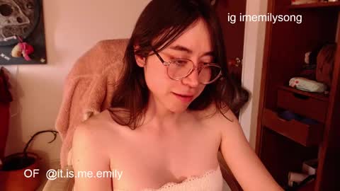 Snapshot of emily_pearl_ chatting on 02/12/26, 08:48 emily_pearl_ online show from 02/12/26, 08:48