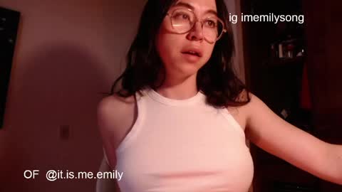 Snapshot of emily_pearl_ chatting on 04/27/26, 10:41 emily_pearl_ online show from 04/27/26, 10:41