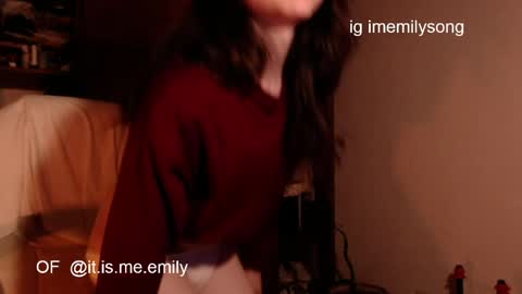 Snapshot of emily_pearl_ chatting on 05/13/26, 11:22 emily_pearl_ online show from 05/13/26, 11:22