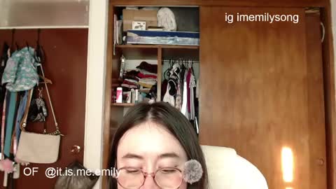 Snapshot of emily_pearl_ chatting on 05/16/26, 07:34 emily_pearl_ online show from 05/16/26, 07:34