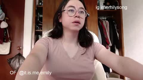 Snapshot of emily_pearl_ chatting on 05/23/26, 08:13 emily_pearl_ online show from 05/23/26, 08:13