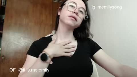 Snapshot of emily_pearl_ chatting on 06/03/26, 08:03 emily_pearl_ online show from 06/03/26, 08:03