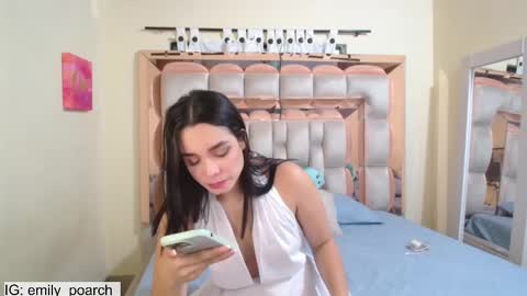 Snapshot of emily_poarch chatting on 02/17/25, 11:20 emily online show from 02/17/25, 11:20