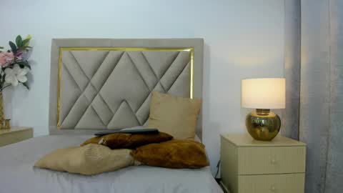 Snapshot of emily_queen7 chatting on 11/18/25, 07:07 Emily online show from 11/18/25, 07:07