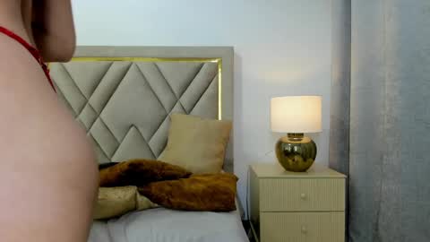 Snapshot of emily_queen7 chatting on 11/19/25, 07:47 Emily online show from 11/19/25, 07:47