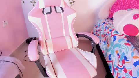 Emily online show from 10/11/25, 06:12