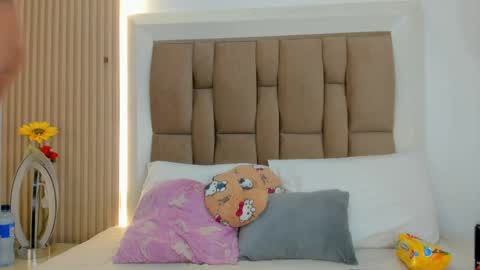 emily_rivas_ online show from 04/06/26, 03:15