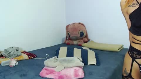 Emily  IGEmmily Baussa online show from 12/21/25, 09:33