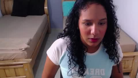 Snapshot of emily_russell_ chatting on 09/16/25, 04:57 emily_russell_ online show from 09/16/25, 04:57