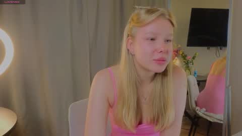 Snapshot of emily_shepard chatting on 09/11/25, 02:22 emily shepard online show from 09/11/25, 02:22