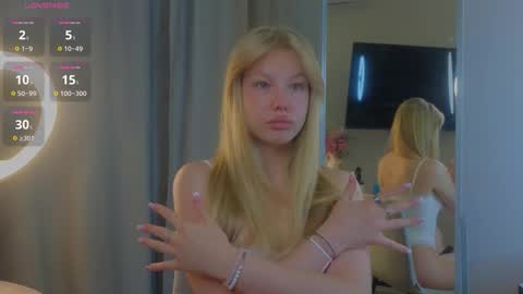 Snapshot of emily_shepard chatting on 09/15/25, 02:11 emily shepard online show from 09/15/25, 02:11