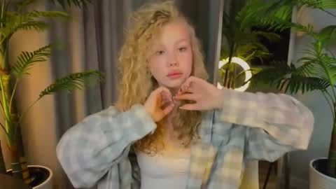 emily shepard online show from 11/20/25, 02:34