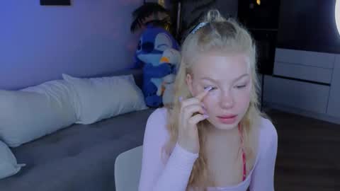 emily shepard online show from 06/11/26, 02:33