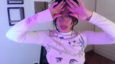 Snapshot of emily_swan_04 chatting on 03/06/25, 05:54 Emily  Swan online show from 03/06/25, 05:54