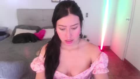 Snapshot of emily_swan_04 chatting on 03/10/25, 05:29 Emily  Swan online show from 03/10/25, 05:29