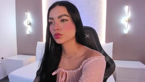 emily_tolson online show from 12/18/25, 07:20