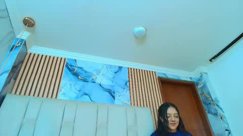 Emily Trujillo online show from 12/17/25, 06:58