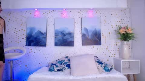 Emily. online show from 11/12/25, 03:29