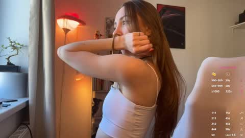 Lia online show from 04/27/26, 07:50