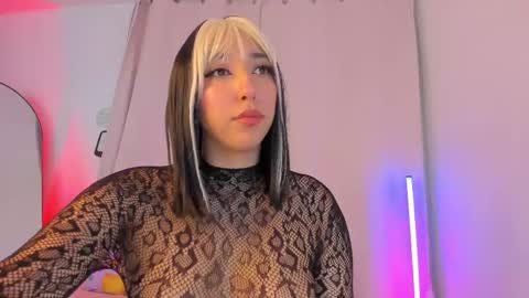 emily_walker4 online show from 06/01/26, 02:13