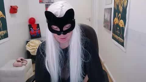 Emily online show from 02/11/25, 12:16