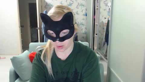 Snapshot of emily_york18 chatting on 03/28/26, 04:50 Emily online show from 03/28/26, 04:50