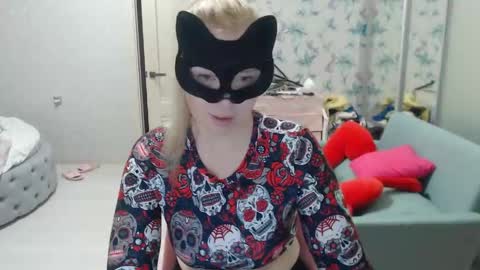 Snapshot of emily_york18 chatting on 05/15/26, 06:37 Emily online show from 05/15/26, 06:37