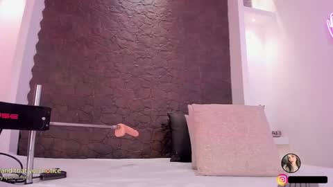 emilyallen_1 online show from 11/14/25, 04:55