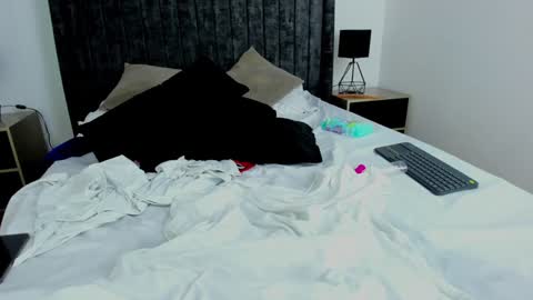 Snapshot of emilyandmarco_ chatting on 12/11/24, 04:39 Emilyyy online show from 12/11/24, 04:39