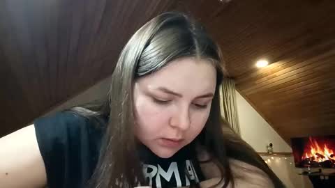 emilyar online show from 04/21/26, 07:50
