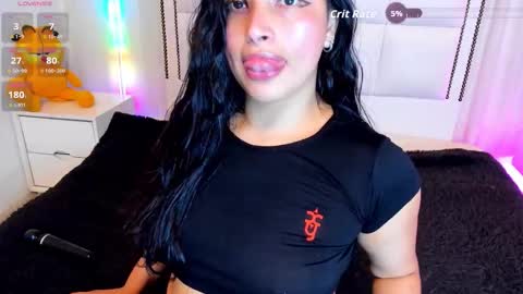 Snapshot of emilybta chatting on 12/03/25, 08:18 EMILY online show from 12/03/25, 08:18