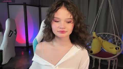 Snapshot of emilychaves chatting on 10/10/25, 02:38 Emilyhaves online show from 10/10/25, 02:38