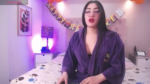 Snapshot of emilycley chatting on 10/23/25, 04:12 EMILY online show from 10/23/25, 04:12