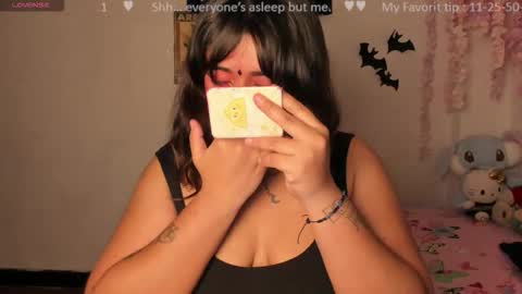 Snapshot of emilycollei chatting on 10/20/25, 03:07 Emily online show from 10/20/25, 03:07