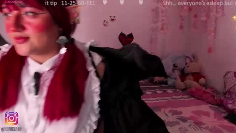 Snapshot of emilycollei chatting on 11/11/25, 03:17 Emily online show from 11/11/25, 03:17