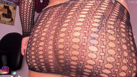 Snapshot of emilycollei chatting on 11/24/25, 04:51 Emily online show from 11/24/25, 04:51