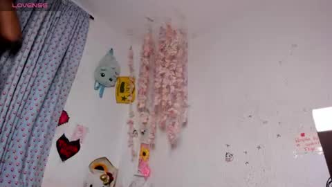 Snapshot of emilycollei chatting on 07/19/26, 06:39 Emily online show from 07/19/26, 06:39