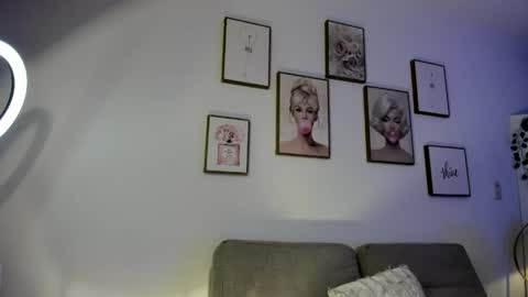 Snapshot of emilydolly_ chatting on 05/14/26, 11:28 Emily online show from 05/14/26, 11:28