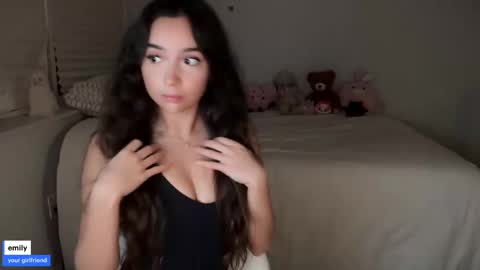 Snapshot of emilyfawn chatting on 10/18/25, 04:48 emilyfawn online show from 10/18/25, 04:48