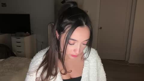 Snapshot of emilyfawn chatting on 11/09/25, 05:39 emilyfawn online show from 11/09/25, 05:39