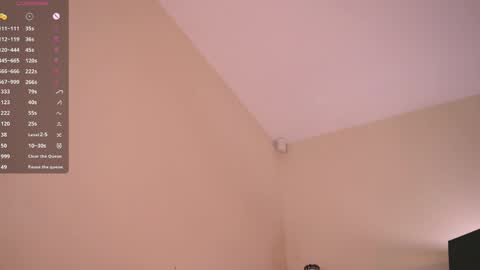 Snapshot of emilyfinne chatting on 04/24/26, 04:31 Emily Lovense is activeThere are legends that in this room all your wishes can come true Private is Open online show from 04/24/26, 04:31