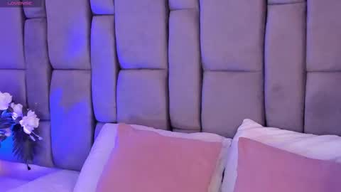 Emily Flame online show from 10/11/25, 12:15