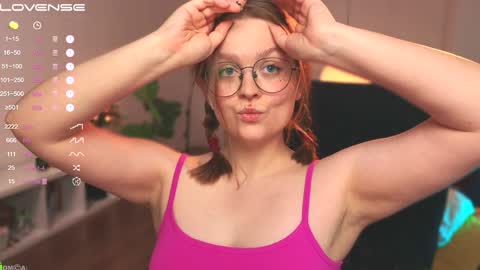 Snapshot of emilyforelsket chatting on 12/23/24, 01:03 Emily online show from 12/23/24, 01:03