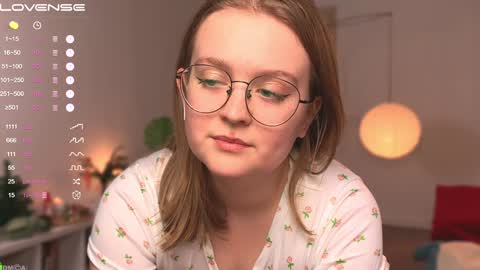 Snapshot of emilyforelsket chatting on 01/02/25, 12:35 Emily online show from 01/02/25, 12:35