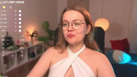 Snapshot of emilyforelsket chatting on 01/09/25, 03:12 Emily online show from 01/09/25, 03:12