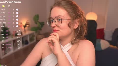 Snapshot of emilyforelsket chatting on 01/16/25, 03:13 Emily online show from 01/16/25, 03:13