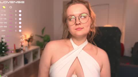 Snapshot of emilyforelsket chatting on 02/01/25, 03:39 Emily online show from 02/01/25, 03:39