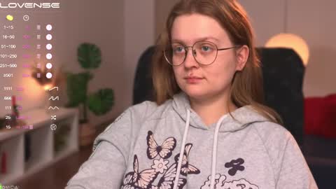 Snapshot of emilyforelsket chatting on 02/26/25, 01:41 Emily online show from 02/26/25, 01:41